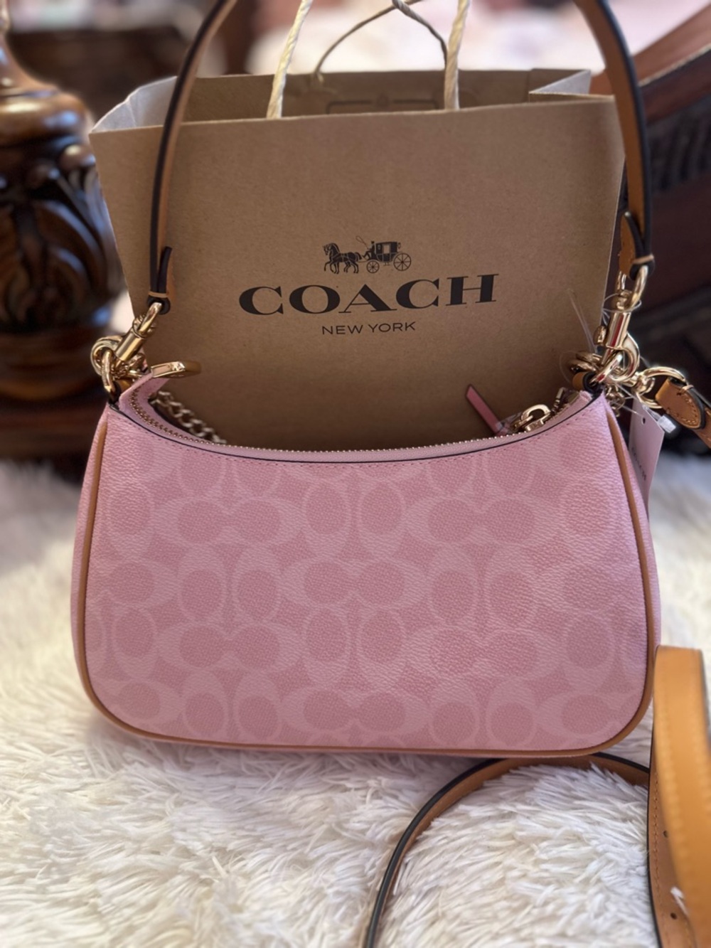 SOLD!!! Coach Teri Shoulder Bag in powder Pink with Charms - Picture 10 of 11